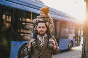 Stylish father hipster with his little daughter. 