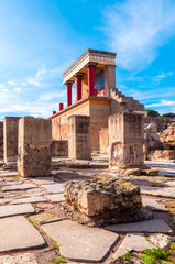 Obraz premium View at the ruins of the famous Minoan palace of Knossos ,the center of the Minoan civilisation and one of the largest archaeological sites in Greece.