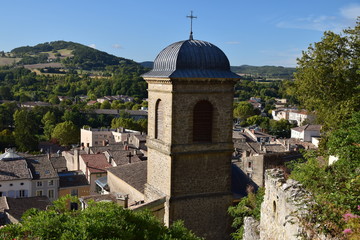 Fototapeta na wymiar Clochet de l'église Saint-Sauveur à Crest