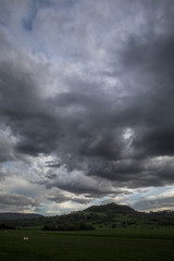 Obraz premium Sturmwolken über dem Land