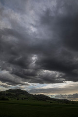 Obraz premium Dichte Wolken über dem Schwäbischen Albvorland
