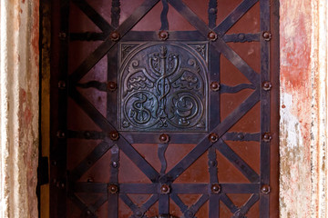 A metal gate with a handle