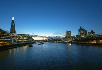Fototapeta premium sunset in London, river Thames from Tower Bridge, UK