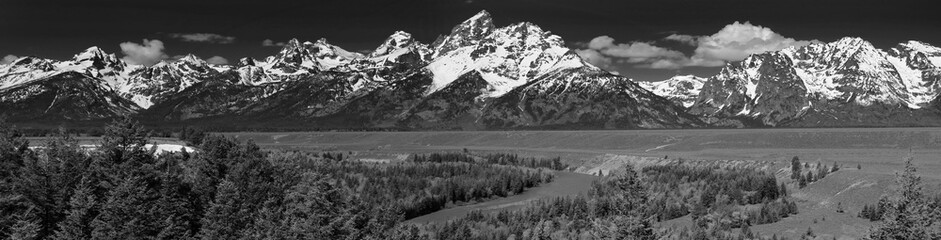 Fototapeta na wymiar Grand Teton Mountain range from the Snake river overlook, Wyoming