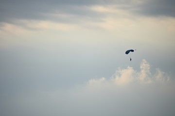 Fototapeta na wymiar Paraglider in the sky