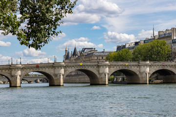 Pont neuf à Paris