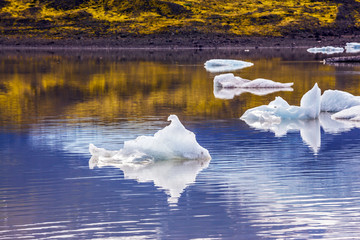 The lake with ice floes