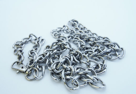 chain on white background