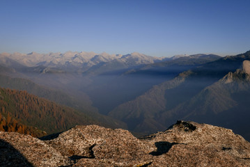 Moro Rock is a granite dome rock formation in Sequoia National Park, California, United States