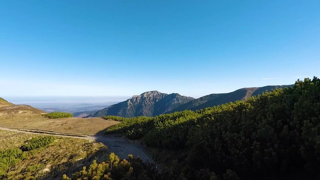 Widokowa trasa ze Starorobociański Wierch treking po g&oacute;rach Tatry pasmo Karpat