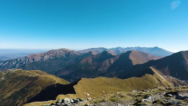 Widokowa trasa ze Starorobociański Wierch treking po g&oacute;rach Tatry pasmo Karpat