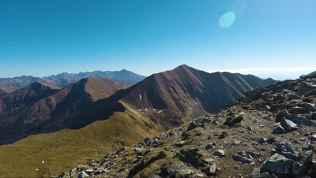 Widokowa trasa ze Starorobociański Wierch treking po g&oacute;rach Tatry pasmo Karpat
