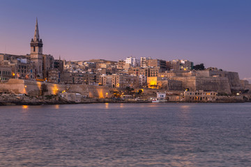 Fototapeta premium Beautiful architecture of the Valletta city on Malta at dawn