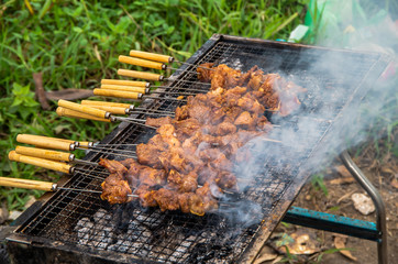 Roast the delicious mutton and give off the fragrance