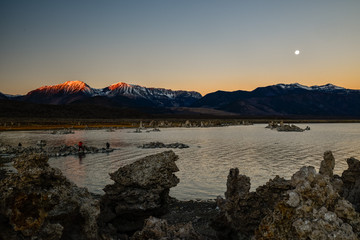 Mono Lake Tufa State Natural sunrise beach