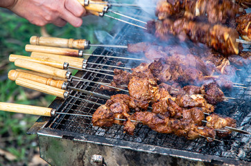 Roast the delicious mutton and give off the fragrance