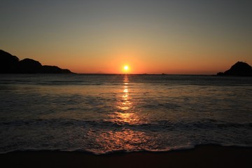 南伊豆　弓ヶ浜の朝日