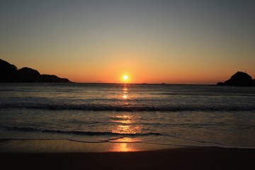 南伊豆　弓ヶ浜の朝日