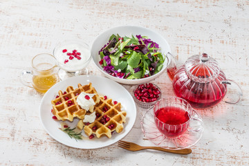 ワッフル Waffles of Dutch, French and Belgian foods