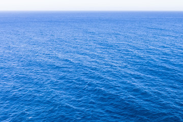 Classic blue sea with a perspective into the distance horizon.