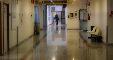 the corridor of a hospital - obrazy, fototapety, plakaty