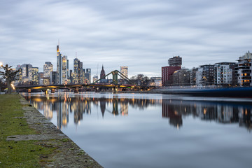 Fototapeta premium Panoramę Frankfurtu