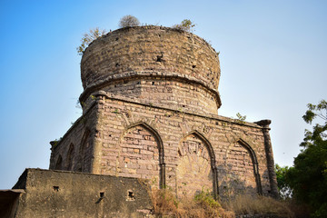 Obraz premium 7 Tombs of Hyderabad, India Sultan Quli Qutb Mulk's tomb was built in 1543.