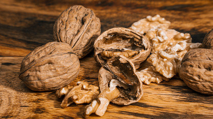 Nueces y madera