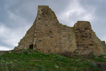 Vista delle rovine del castello di Las Plassas