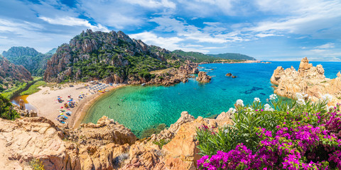 Costa Paradiso-landschap, met wild Li Cossi-strand, Sardinië