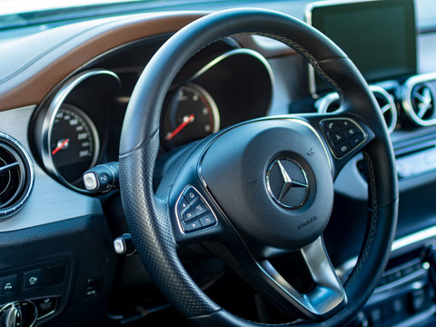 X-Class X-Klasse Mercedes Pick-Up Daimler Steering Wheel Cockpit