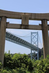 和布刈神社と関門橋