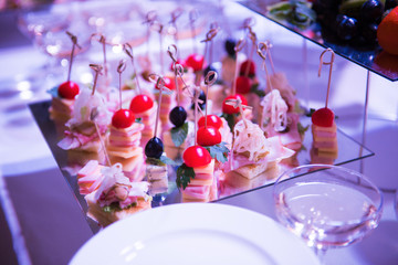 design of a table for a holiday