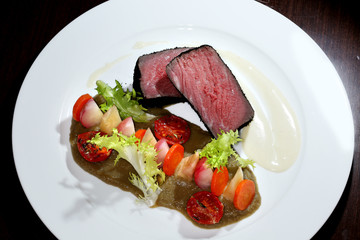 steak with vegetables