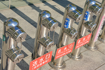 送水口
