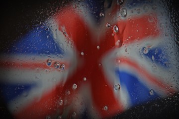 Englische Fahne im Regen 