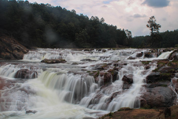 Fototapeta na wymiar Waterfall in Ooty, India