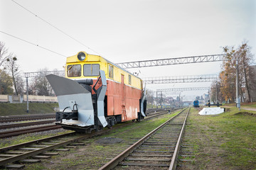 Snow blower plow SDP for clearing deep snow from railroad tracks