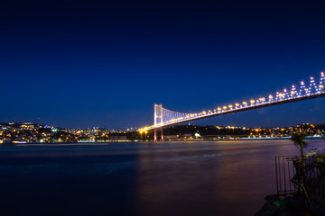 Fototapeta na wymiar Bosphorus bridge at night istanbul 