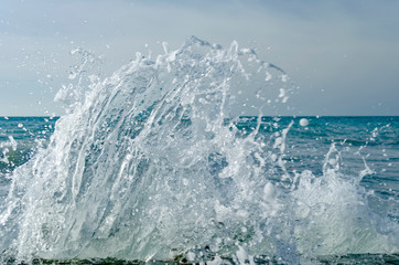 Obraz premium Splashing wave on the Black sea.