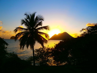 Fototapeta na wymiar Coucher de soleil au Diamant Martinique