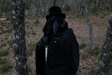 CABALLERO OSCURO PESTE
