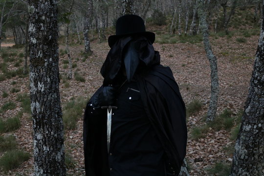CABALLERO OSCURO PESTE