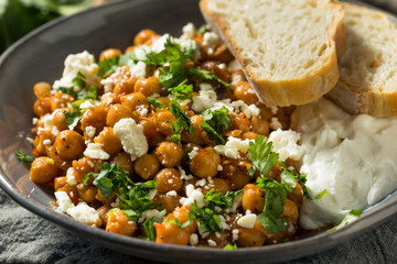 Homemade Braised Chickpeas with Yogurt