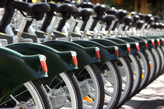 L&aring;necyklar i cykelst&auml;ll.