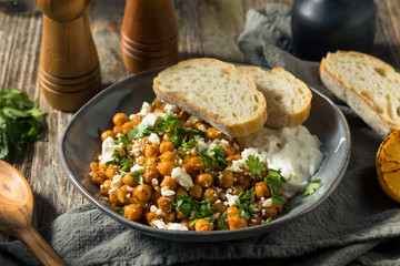 Homemade Braised Chickpeas with Yogurt
