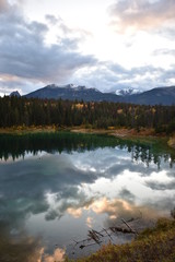 Obraz na płótnie Canvas Mountain Lake