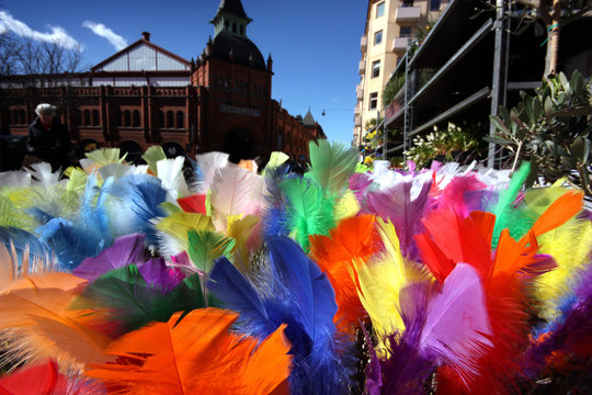 P&aring;skfj&auml;drar/ris p&aring; &Ouml;stermalmstorg i Stockholm.