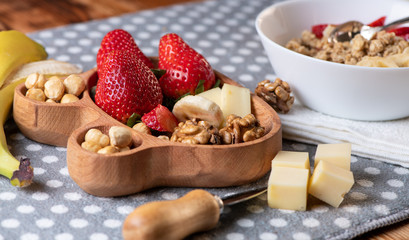 healthy breakfast cereal with fresh strawberries