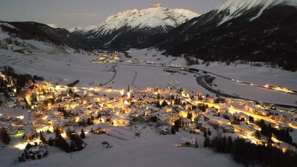 Dorf im Engadin